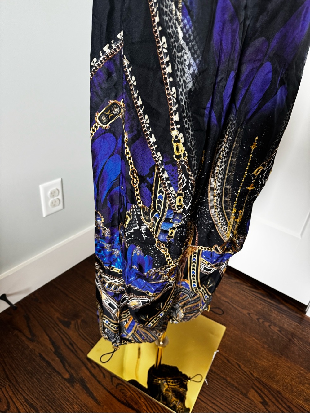 Camila Three-Piece Printed Set in Black and Deep Blue - Picture 6 of 7